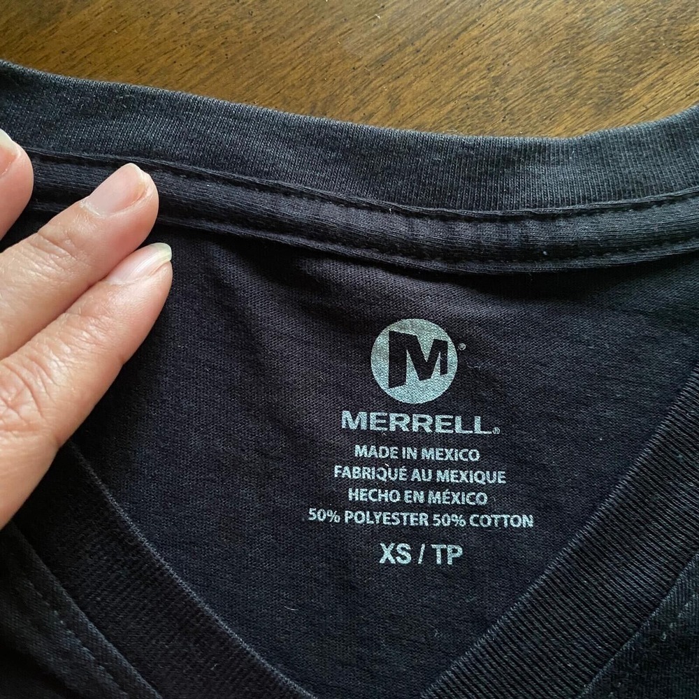 MERRELL Women's Arch Black Stonewash Short Sleeve V Neck T Shirt Size‎ XS New - Picture 3 of 11